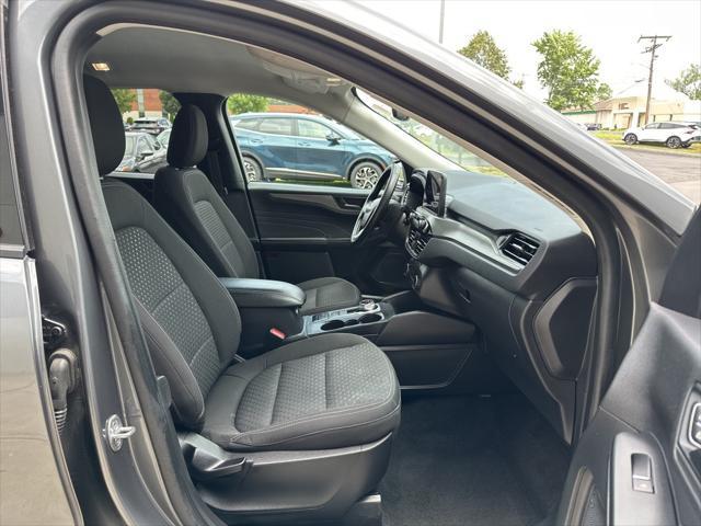 Photo of 2023 Gray Metallic Ford Escape