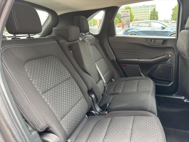 Photo of 2023 Gray Metallic Ford Escape