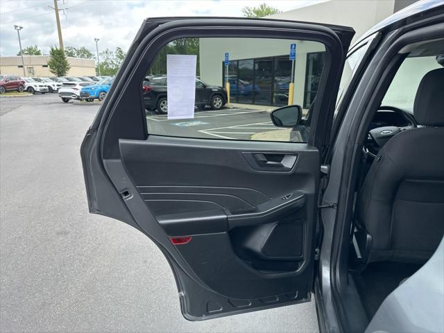 Photo of 2023 Gray Metallic Ford Escape