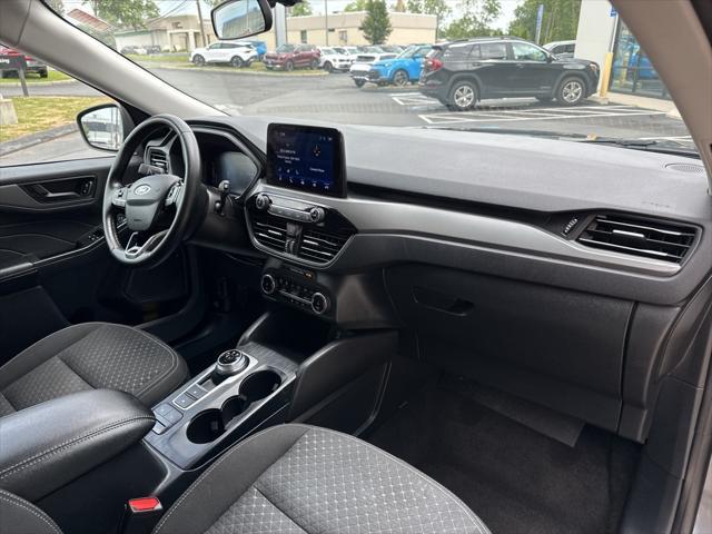 Photo of 2023 Gray Metallic Ford Escape