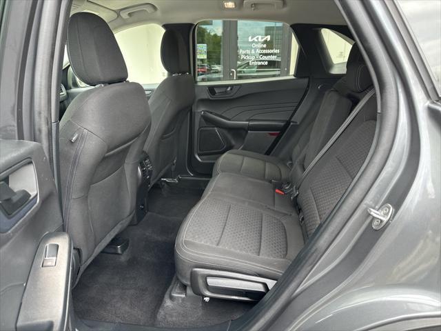 Photo of 2023 Gray Metallic Ford Escape