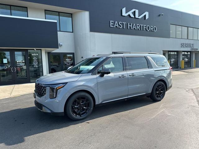 Photo of 2026 Silver Kia Carnival