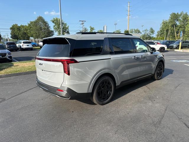 Photo of 2026 Silver Kia Carnival