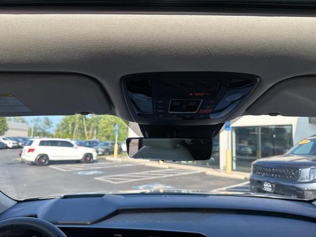 Photo of 2026 Silver Kia Carnival