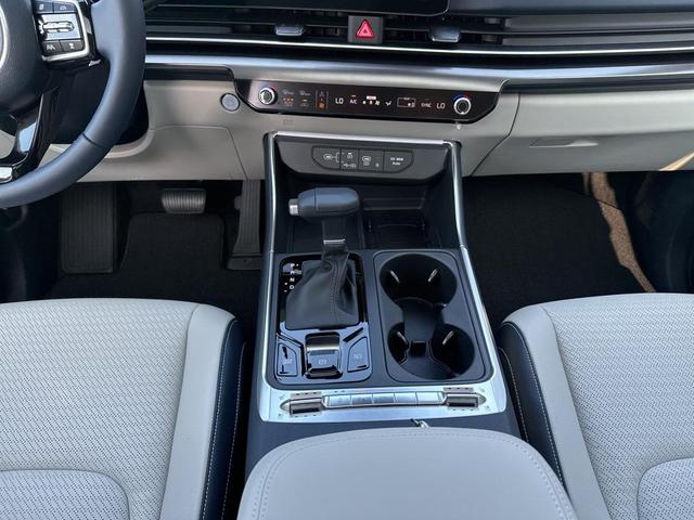 Photo of 2026 Silver Kia Carnival