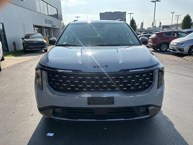 Photo of 2026 Silver Kia Carnival