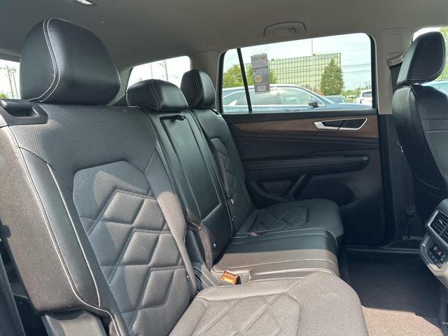Photo of 2024 Gray Volkswagen Atlas