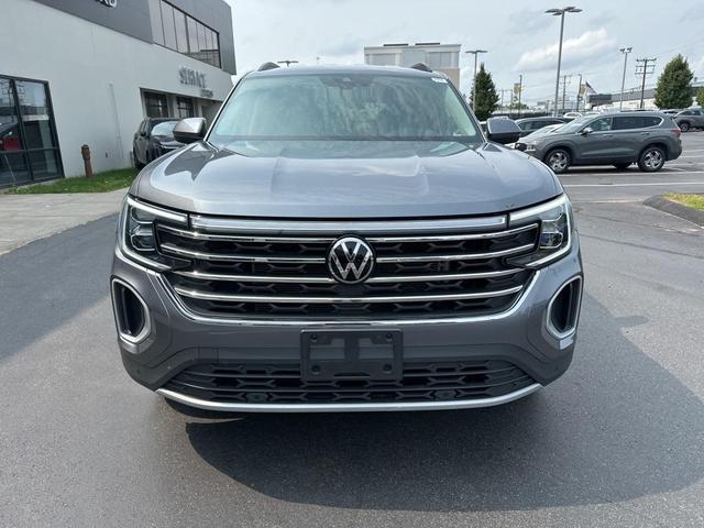 Photo of 2024 Gray Volkswagen Atlas