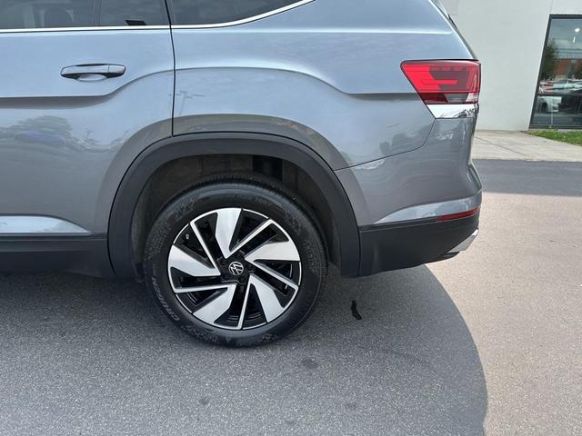 Photo of 2024 Gray Volkswagen Atlas