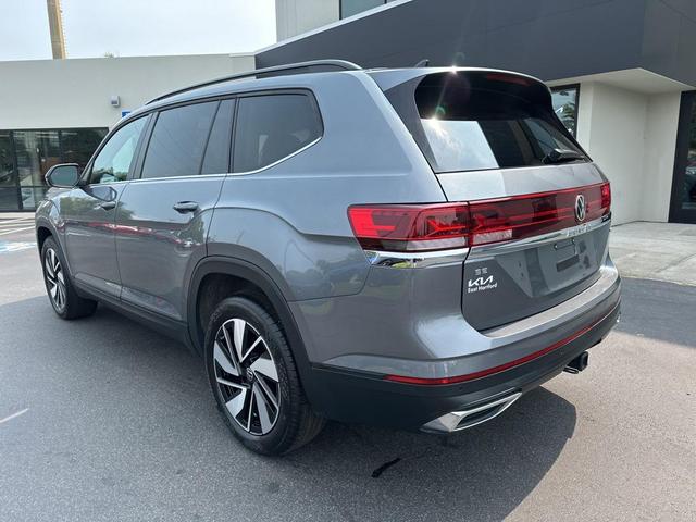 Photo of 2024 Gray Volkswagen Atlas