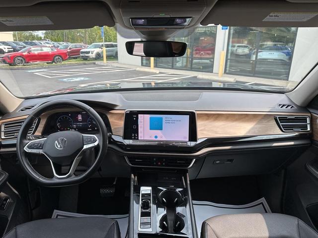 Photo of 2024 Gray Volkswagen Atlas
