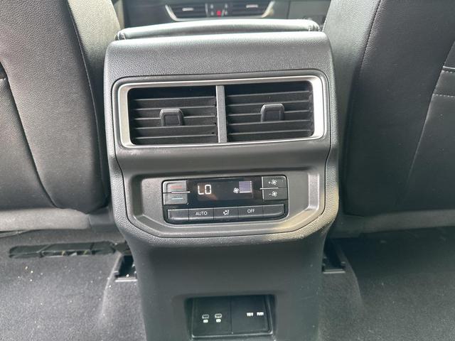 Photo of 2024 Gray Volkswagen Atlas