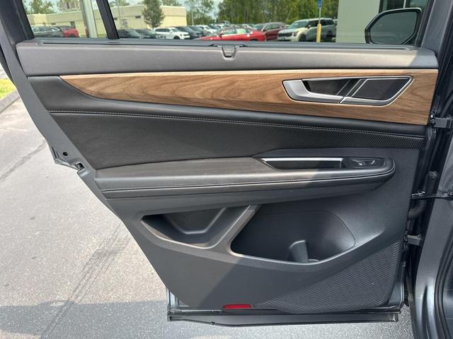 Photo of 2024 Gray Volkswagen Atlas