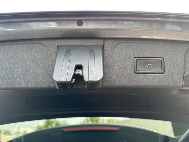 Photo of 2024 Gray Volkswagen Atlas