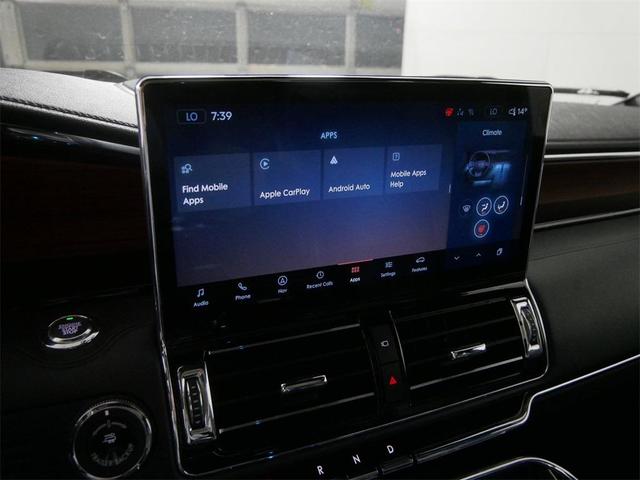 Photo of 2022 Black Lincoln Navigator