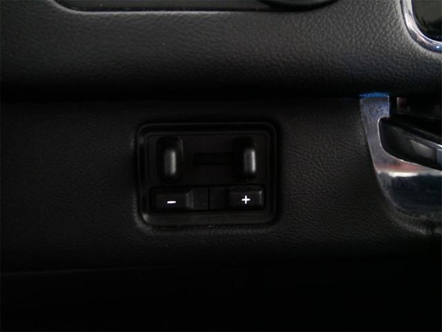 Photo of 2022 Black Lincoln Navigator