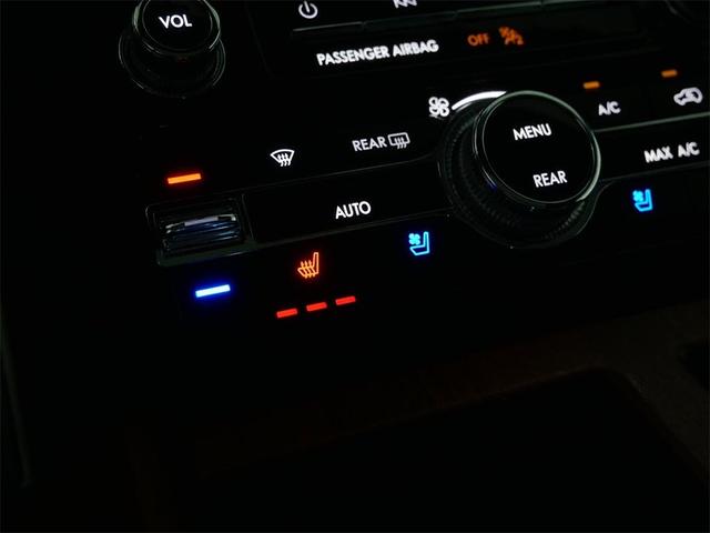 Photo of 2022 Black Lincoln Navigator