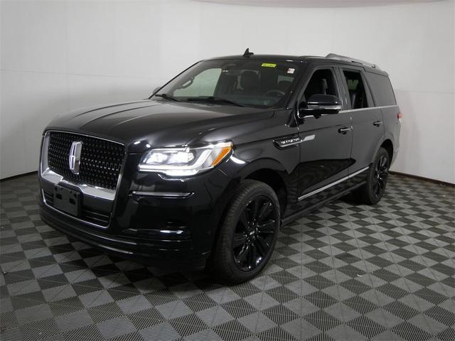 Photo of 2022 Black Lincoln Navigator