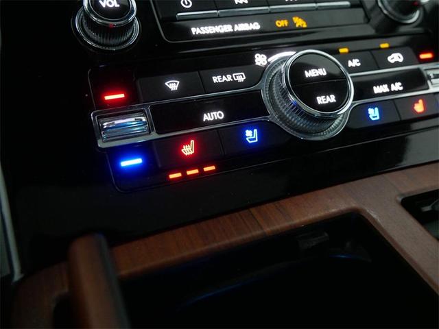 Photo of 2022 Black Lincoln Navigator