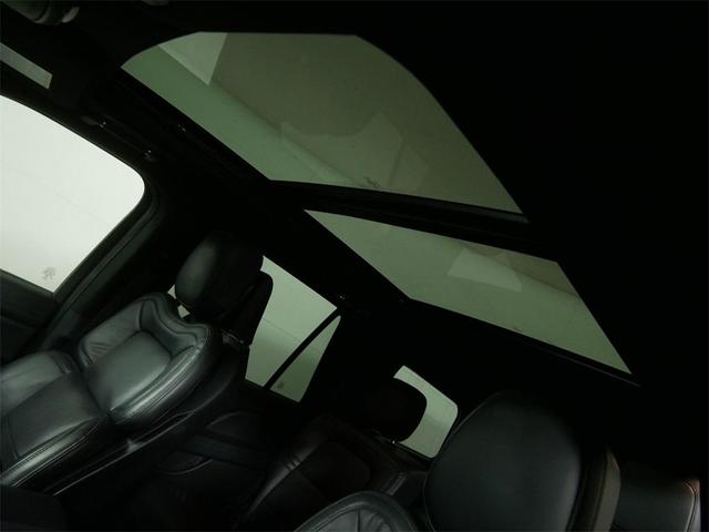 Photo of 2022 Black Lincoln Navigator