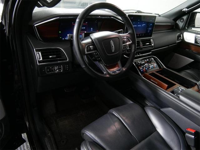 Photo of 2022 Black Lincoln Navigator