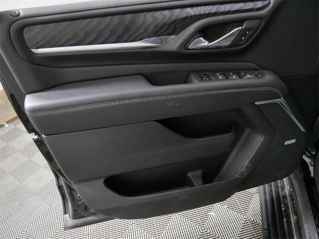Photo of 2023 Black GMC Yukon XL