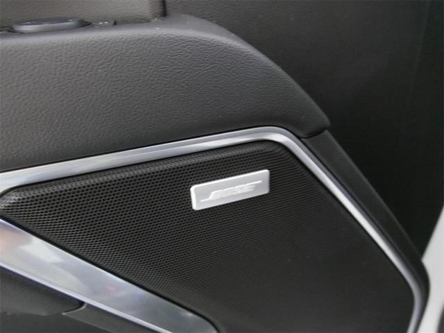 Photo of 2025 Summit White GMC Sierra 1500