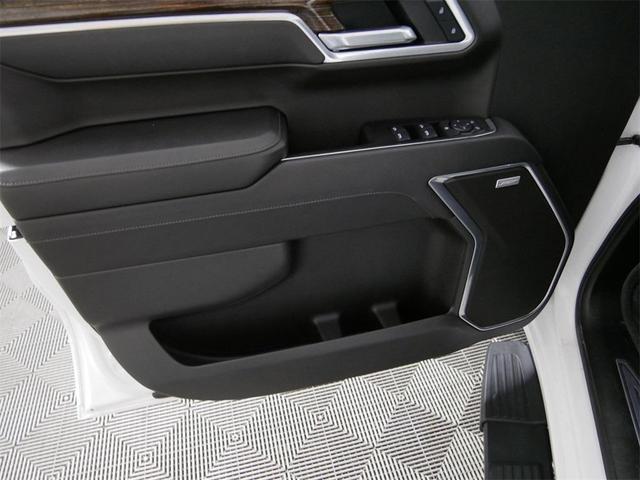 Photo of 2025 Summit White GMC Sierra 1500