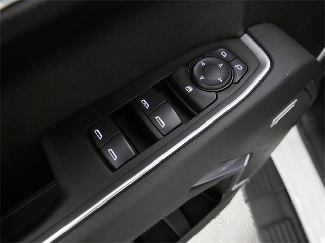 Photo of 2025 Summit White GMC Sierra 1500