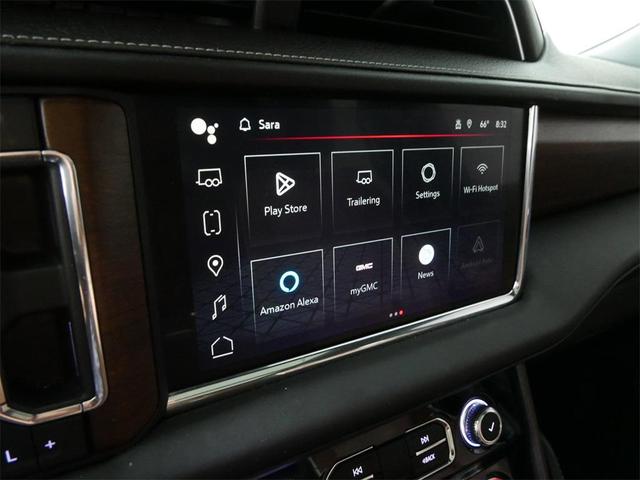 Photo of 2023 White Frost Tri-Coat GMC Yukon XL