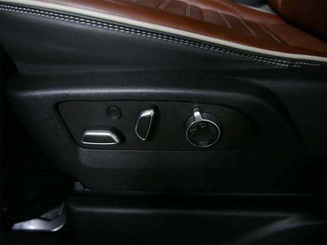 Photo of 2023 White Frost Tri-Coat GMC Yukon XL