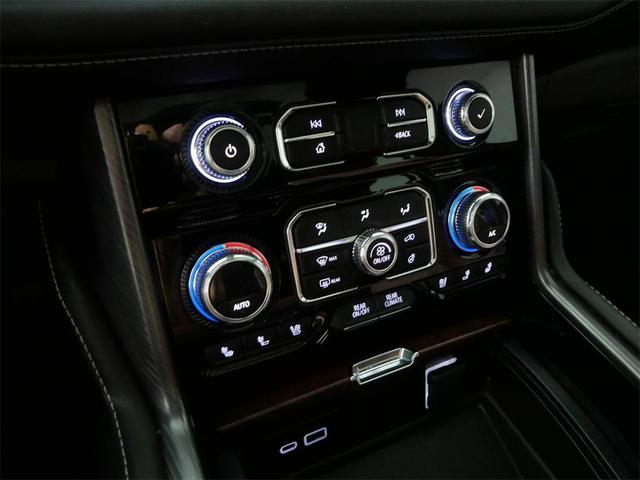 Photo of 2023 White Frost Tri-Coat GMC Yukon XL
