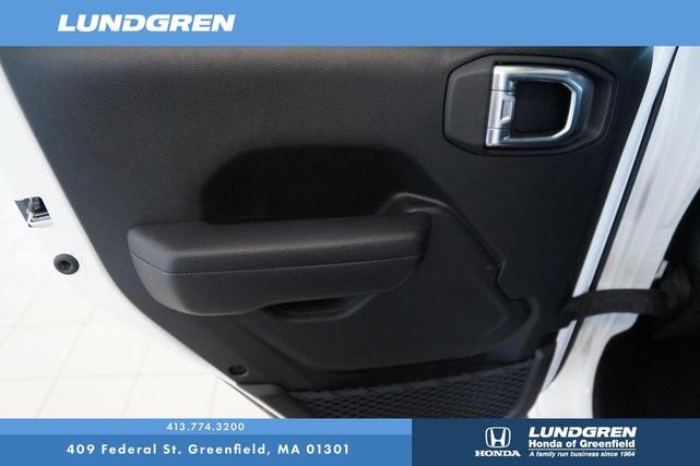 Photo of 2024 Bright White Clearcoat Jeep Wrangler