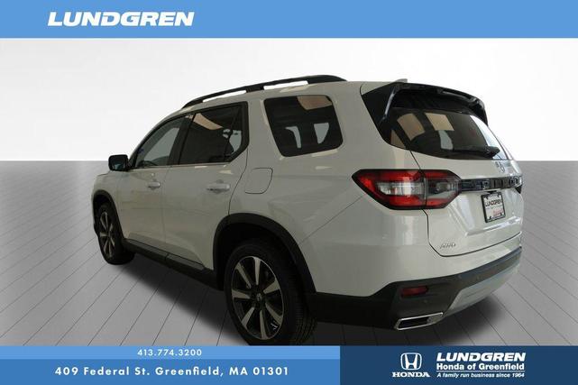 Photo of 2025 White Honda Pilot