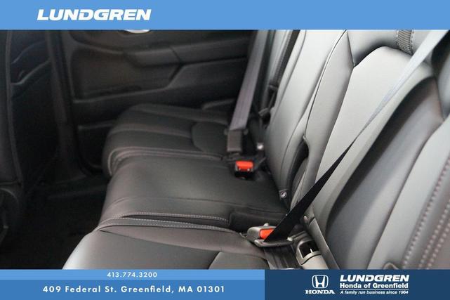 Photo of 2025 White Honda Pilot