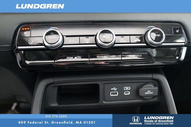 Photo of 2025 White Honda Pilot