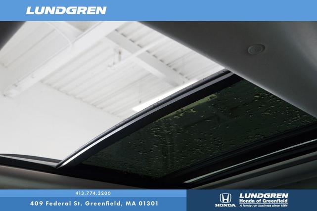 Photo of 2025 White Honda Pilot