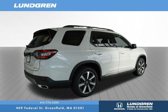 Photo of 2025 White Honda Pilot