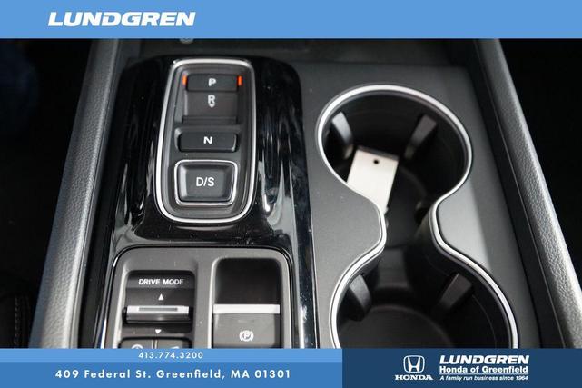 Photo of 2025 White Honda Pilot