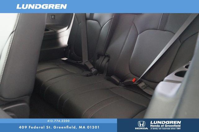 Photo of 2025 White Honda Pilot