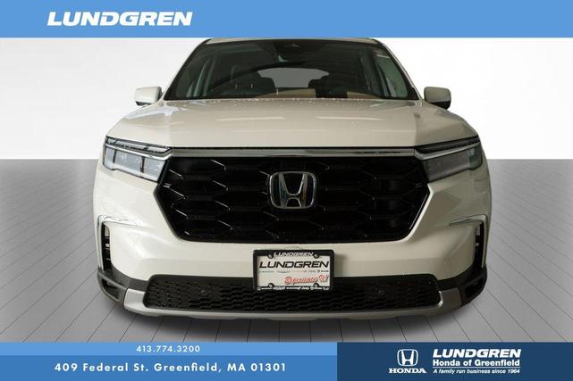 Photo of 2025 White Honda Pilot
