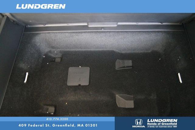 Photo of 2025 White Honda Pilot