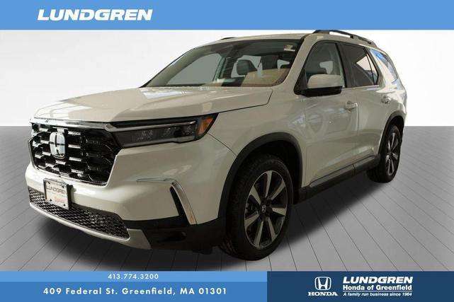 Photo of 2025 White Honda Pilot
