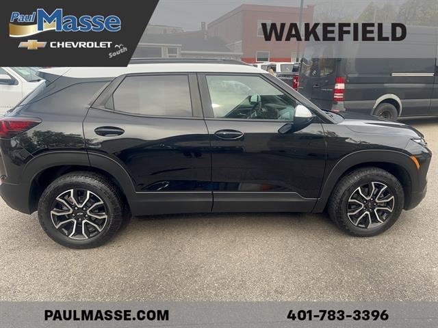 Photo of 2025 Mosaic Black Metallic Chevrolet Trailblazer
