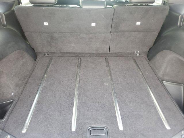 Photo of 2017 Granite Crystal Metallic Clearcoat Jeep Grand Cherokee