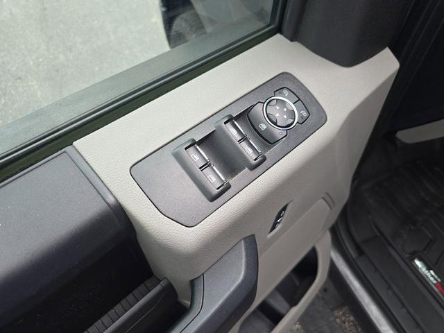 Photo of 2017 Magnetic Ford F-150