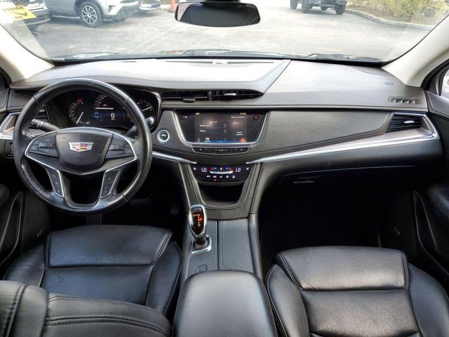 Photo of 2019 Stellar Black Metallic Cadillac XT5