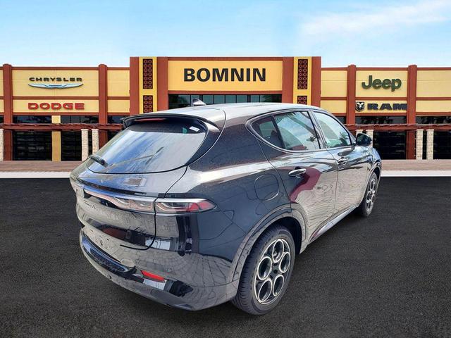 Photo of 2025 Alfa Black Alfa Romeo Tonale