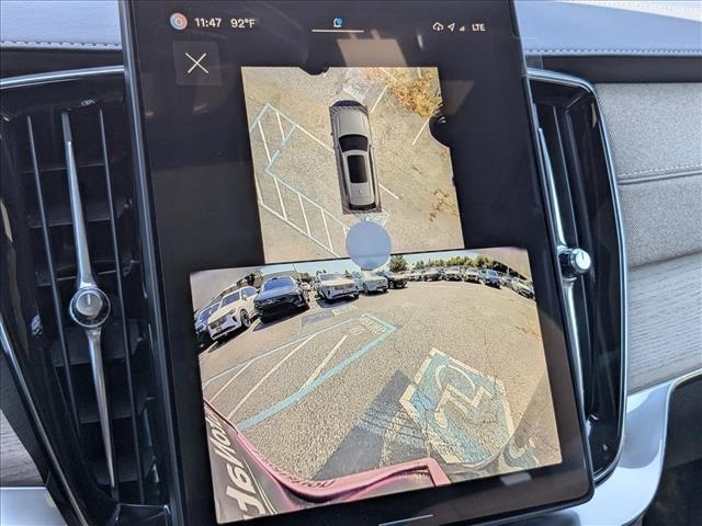 Photo of 2025 Onyx Black Metalli Volvo XC90 Plug-In Hybrid