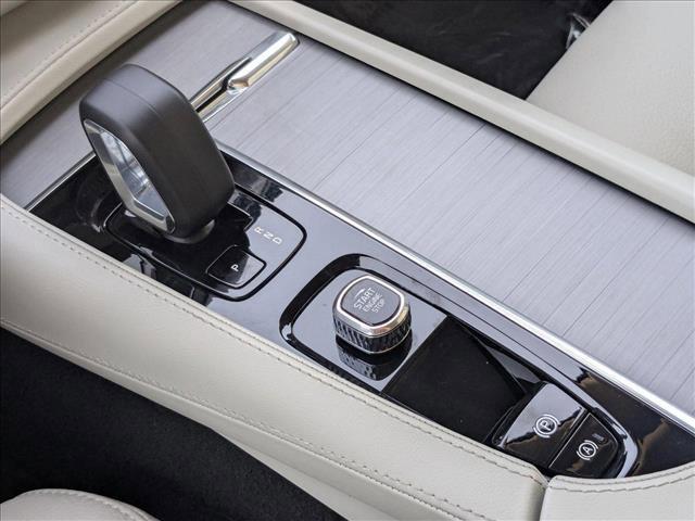 Photo of 2025 Denim Blue Metallic Volvo XC90